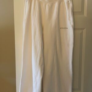 Athleta Retro Plush logo straight leg sweatpants size large Magnolia White EUC